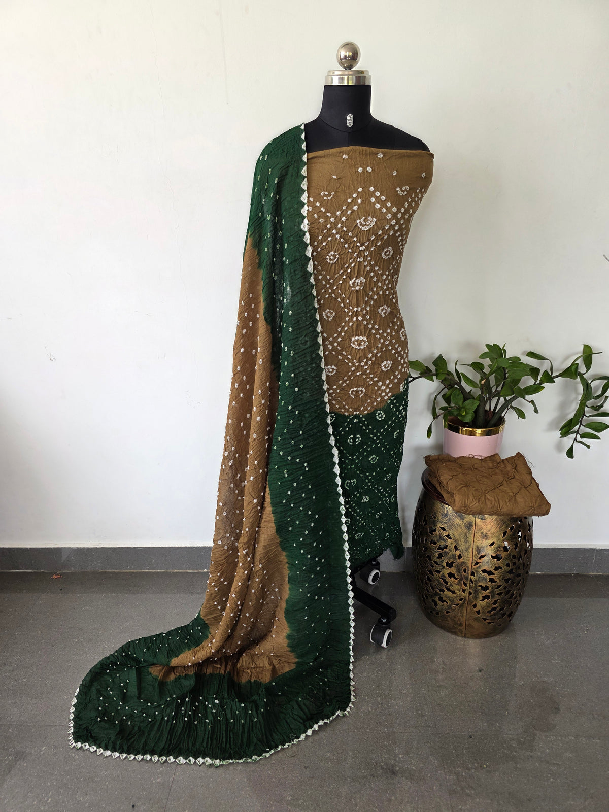 Handcrafted bandhani cotton set  -B182