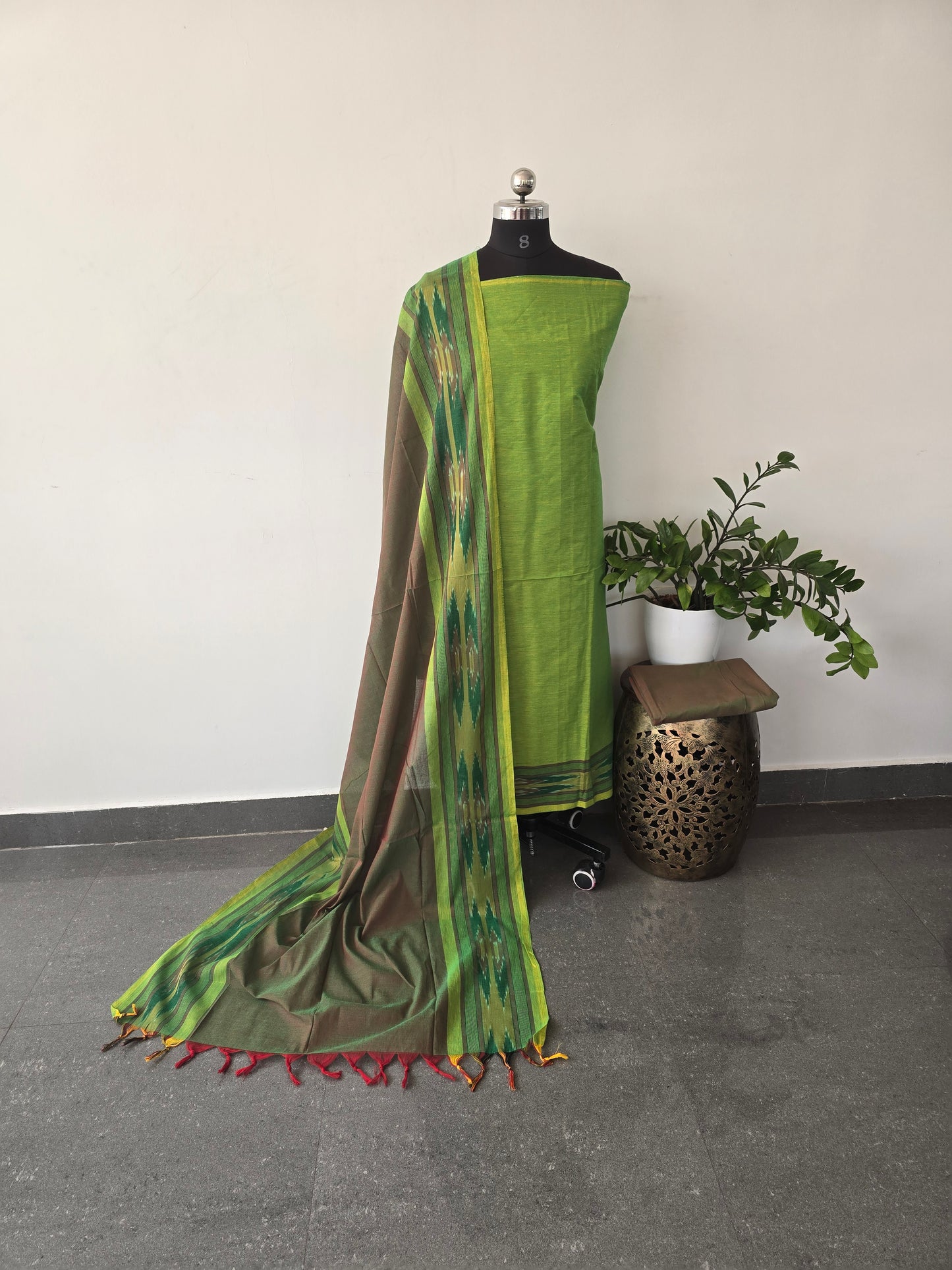 Handloom cotton with Pochampally border - PHC12