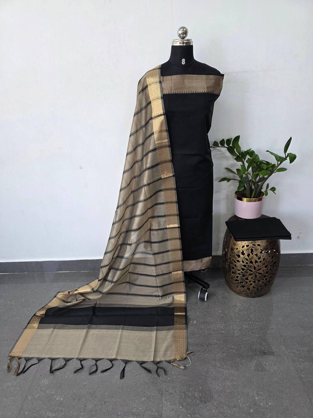 Banarasi silk set with mangalagiri border-DW12