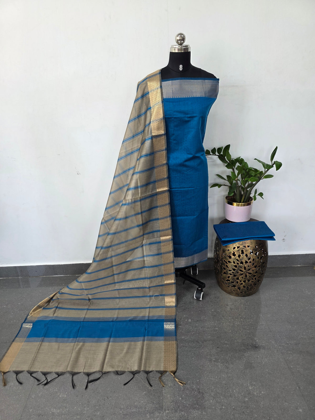 Banarasi silk set with mangalagiri border(Blue)-DW14