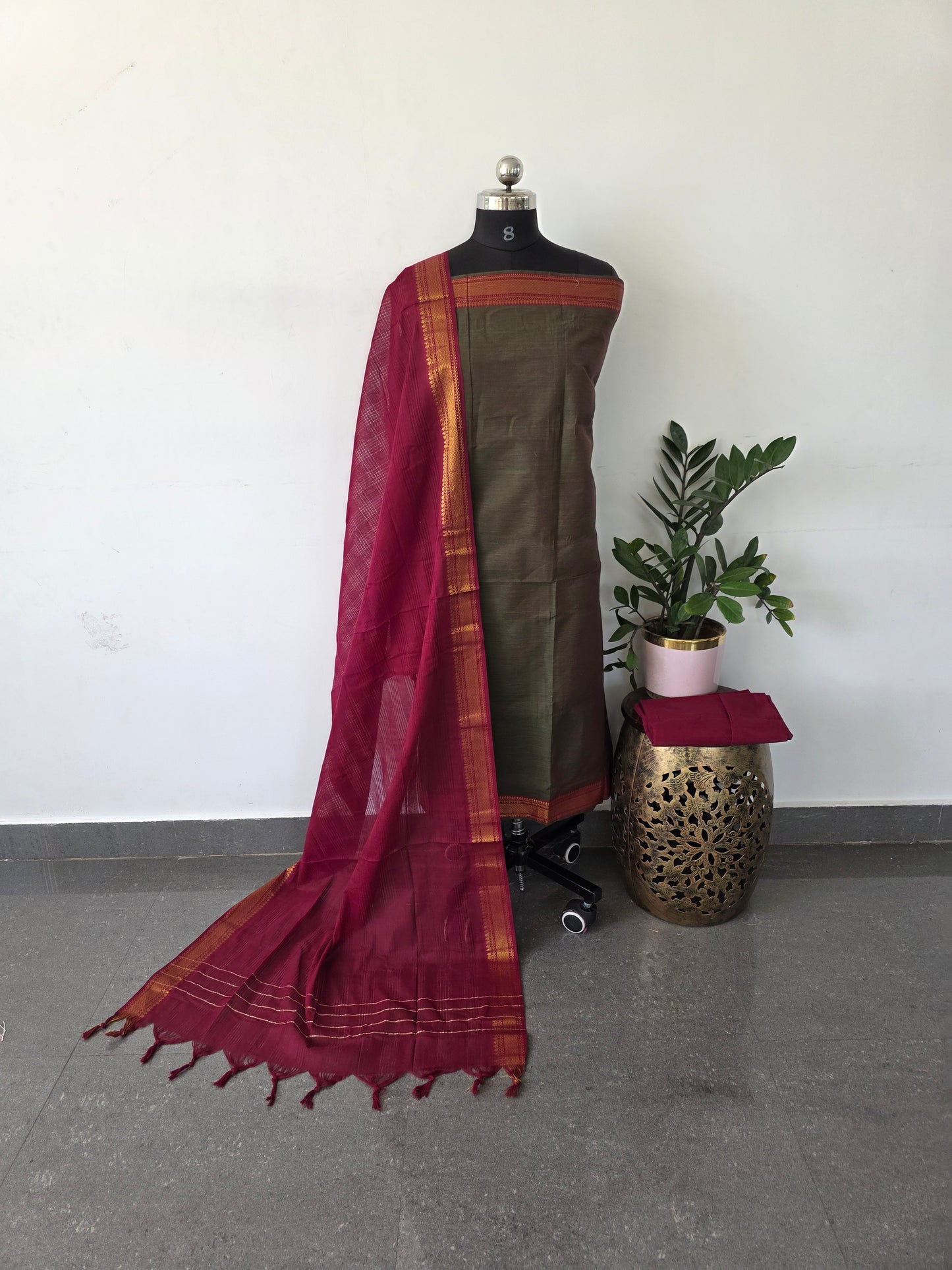 Pure handloom cotton with mangalagiri border -MN20
