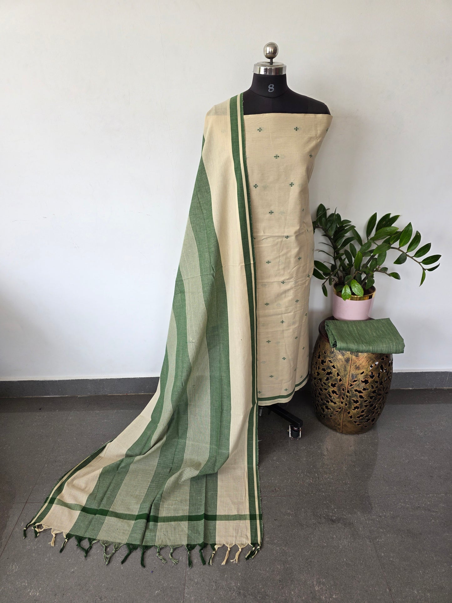 Prewashed South cotton set with jacquard butta - HJ91