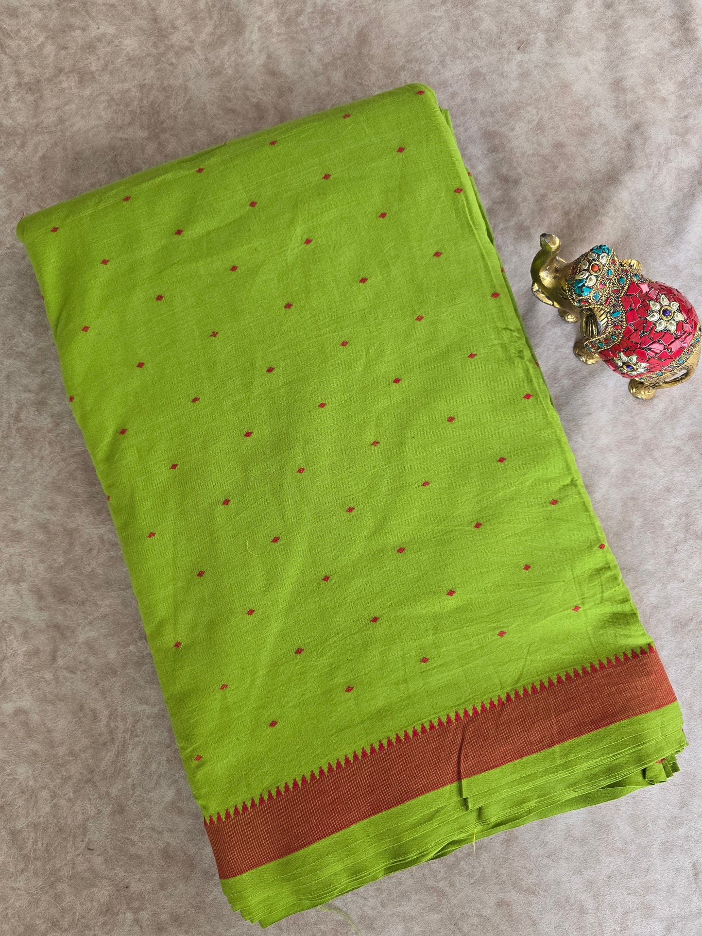 Prewashed Pure handloom cotton running material ( 0.5 mtrs ) - HRM48