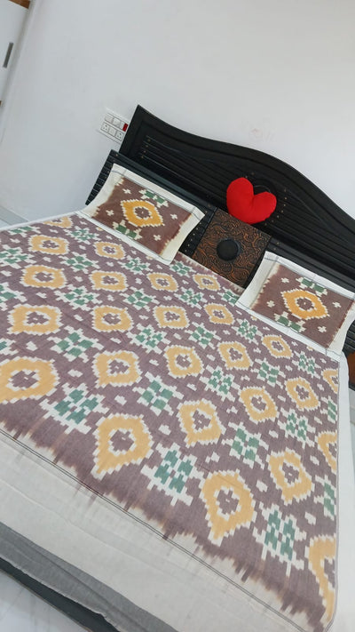 King size Warp ikkat bed sheet (90"*108" 2/40s bedsheet with 2 pillow covers) - VN20