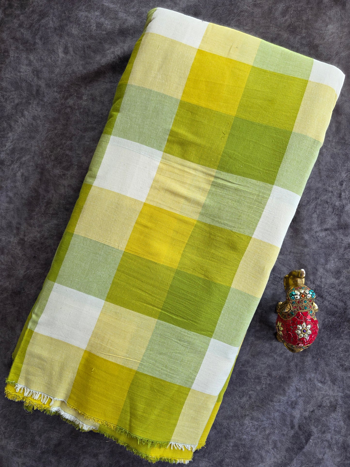 Madras kattam prewashed running  fabrics (58" panna) (4 inches*4 inches) - MD93