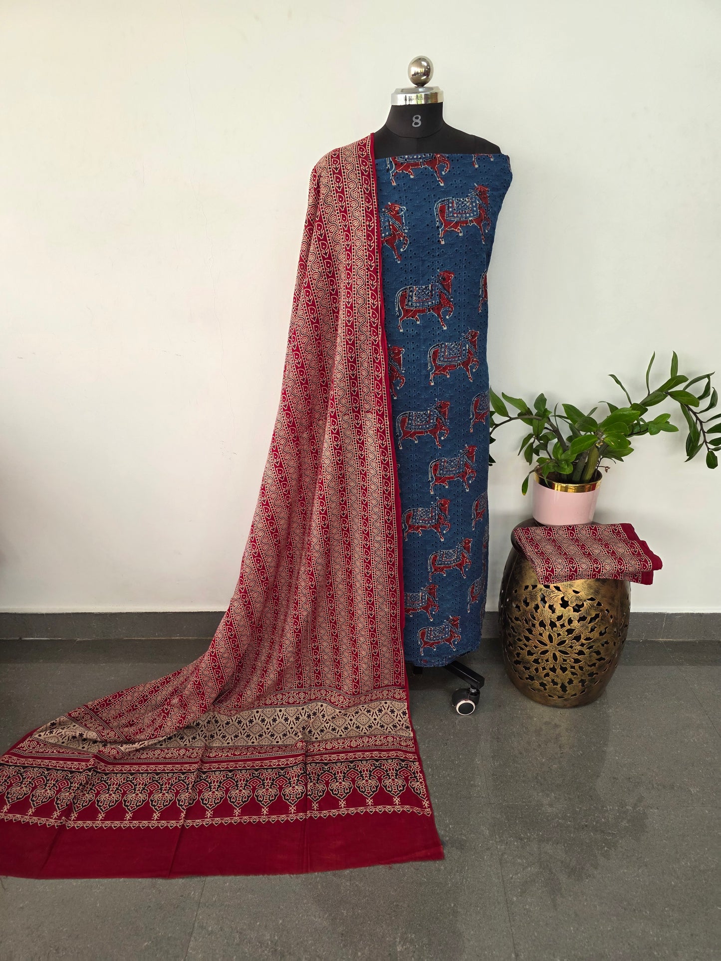 Handcrafted hakoba ajrakh cotton set - HZ115