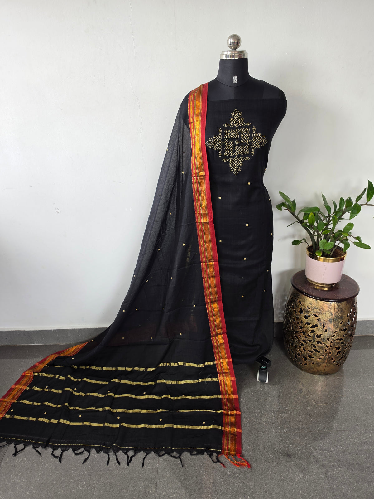Kolam Embroidery Narayanapet salwar (4.5 mtrs) -NA623