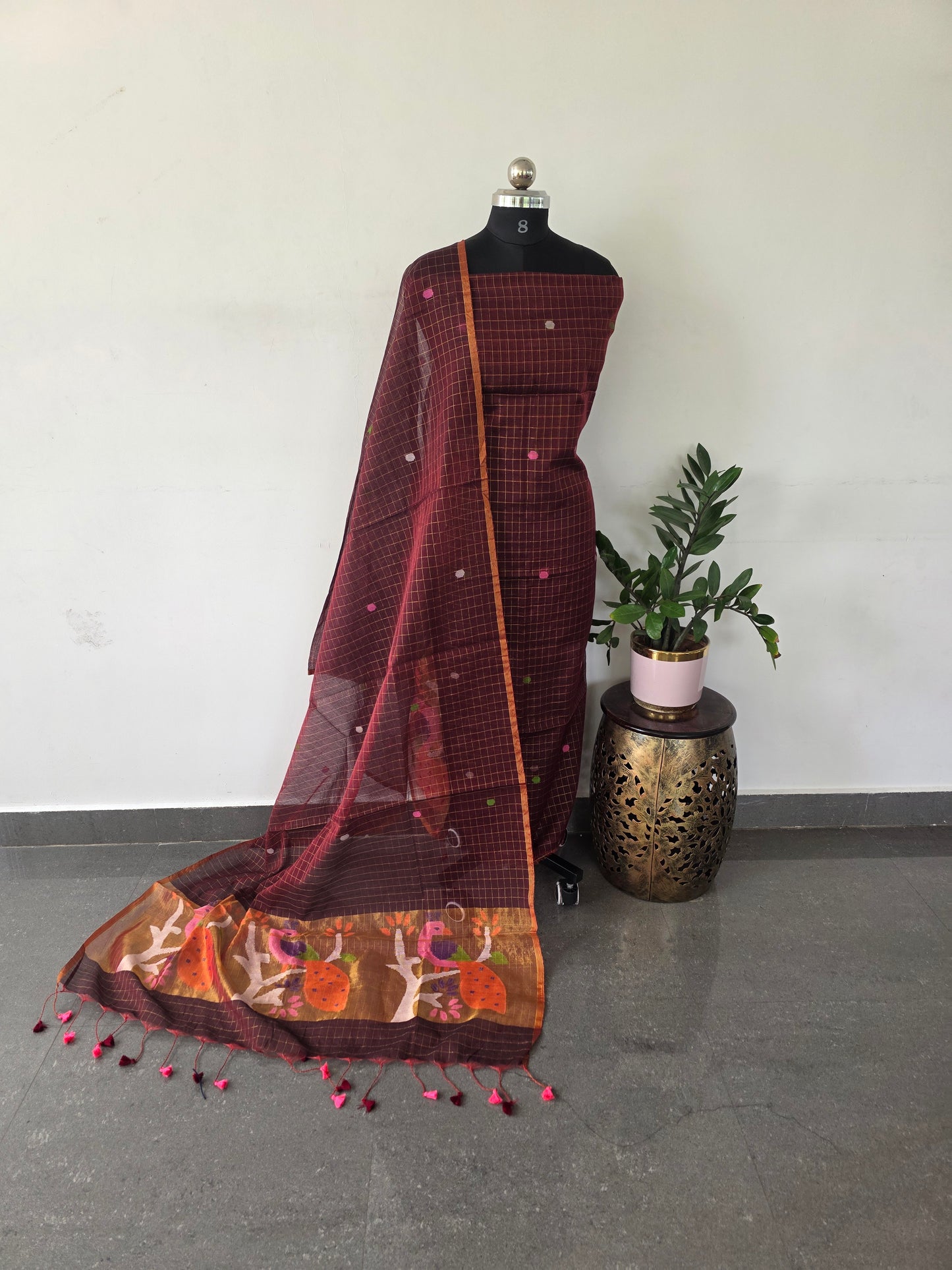 Premium zari checked muslin jamdhani set  - HU50