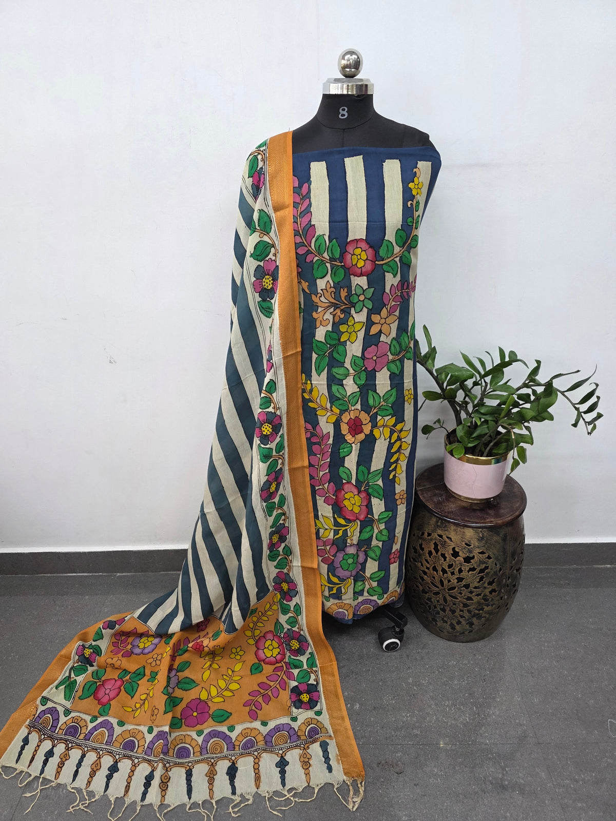 Kalahasthi Handcrafted Penkalamkari bangalore silk set -KH267