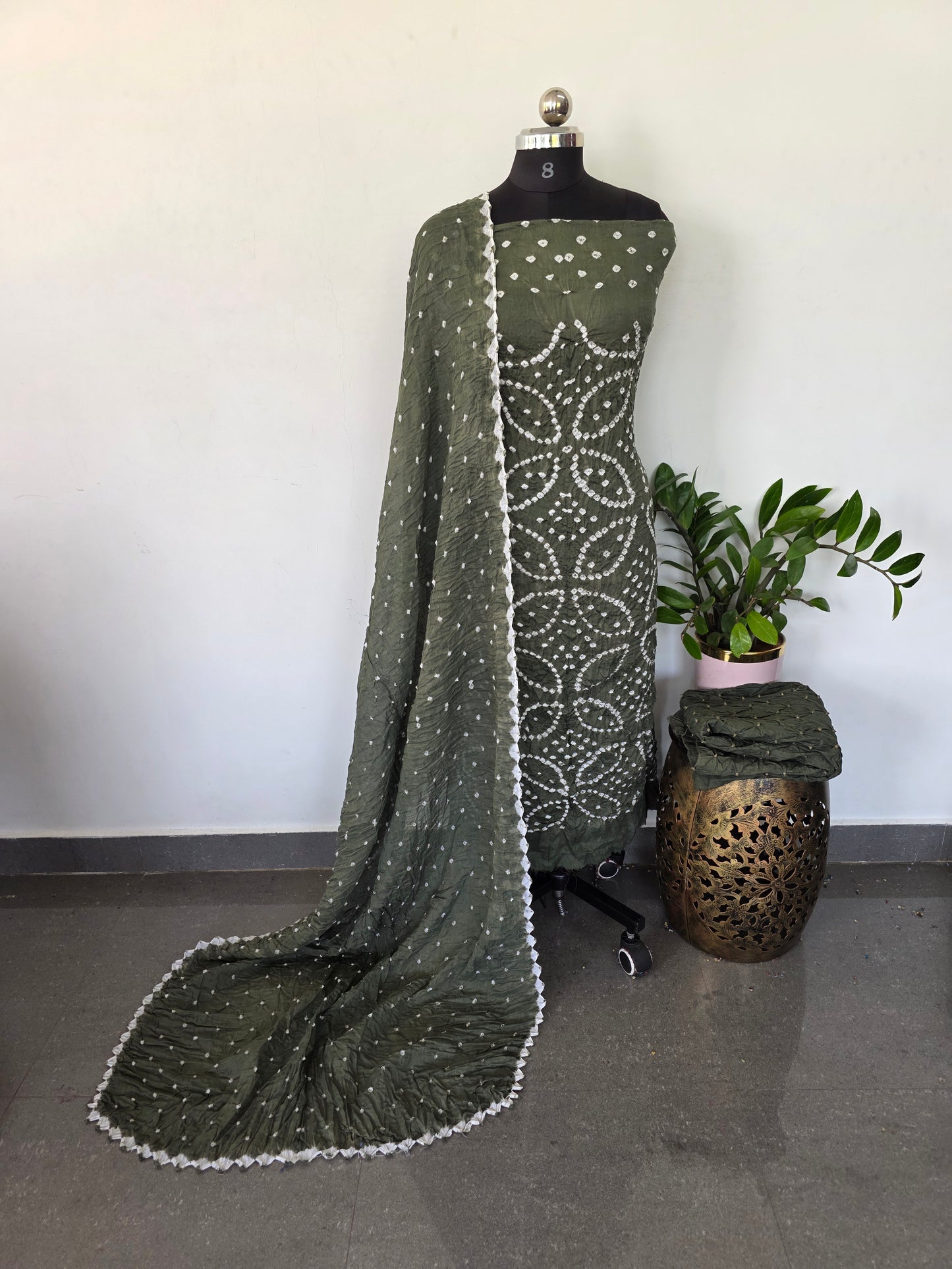 Handcrafted bandhani cotton set -B83