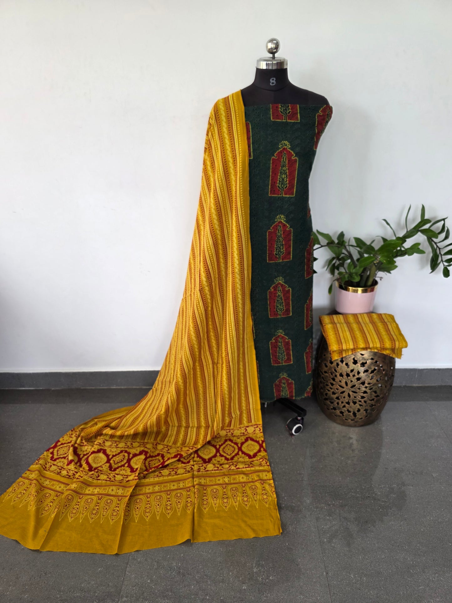 Handcrafted hakoba ajrakh cotton set - HZ121