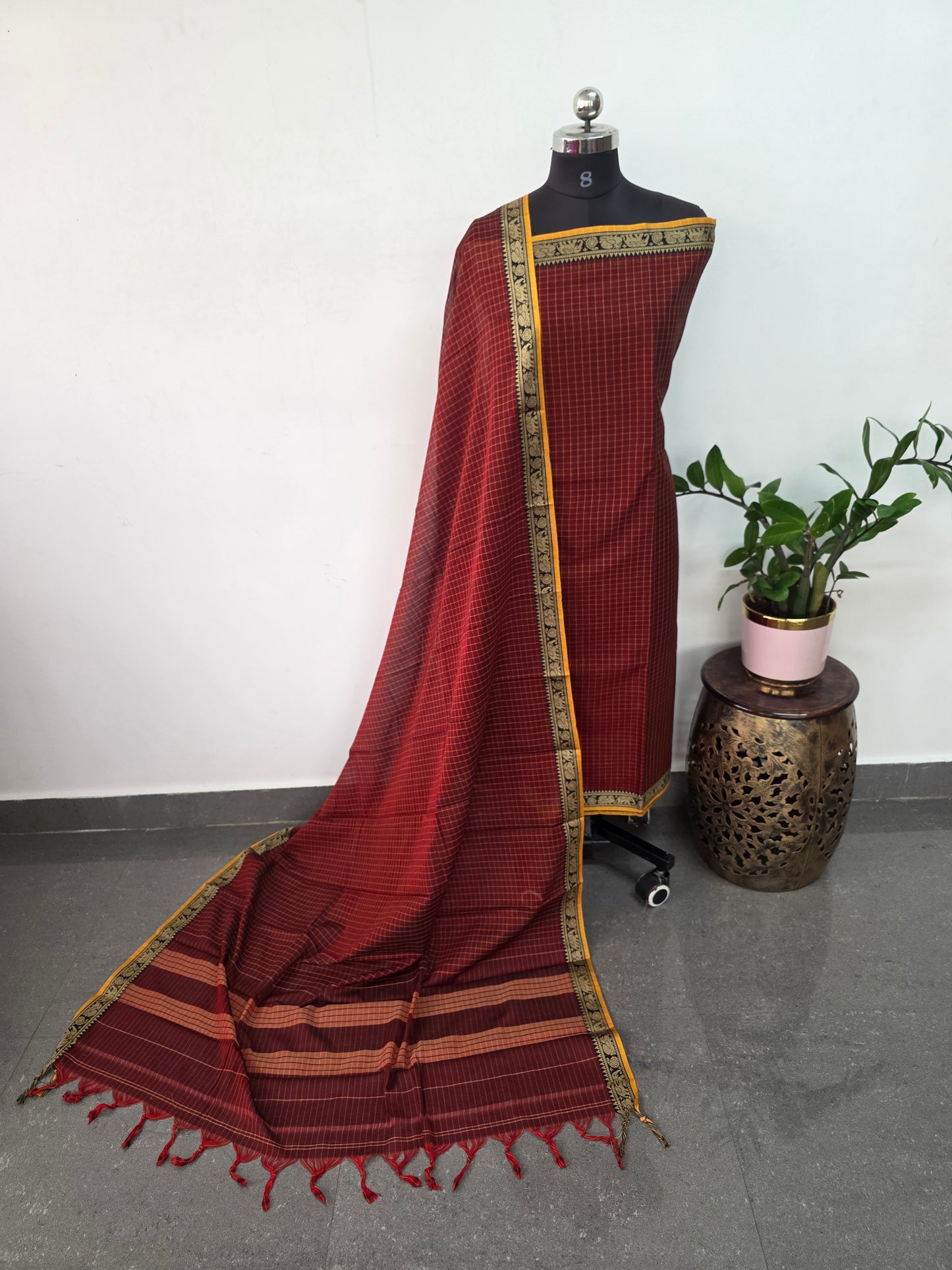 Checked Mercerised narayanapet salwar set with elephant border (4.5 meters)- Na521