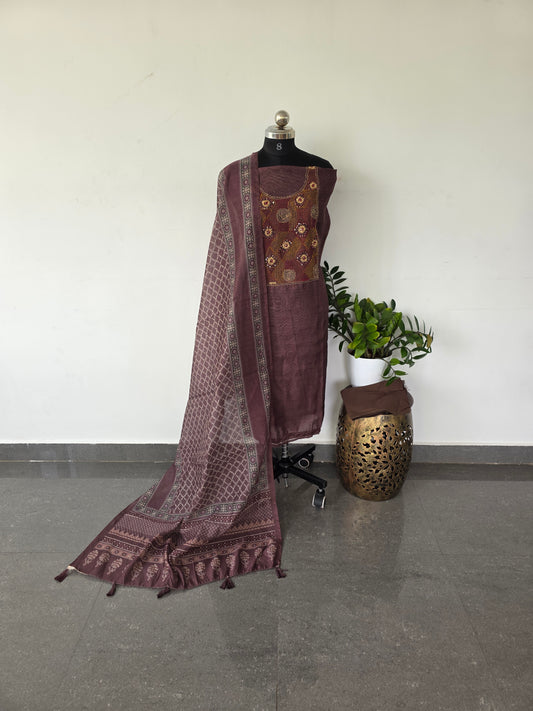 Premium embroidery chanderi silk set -DS153