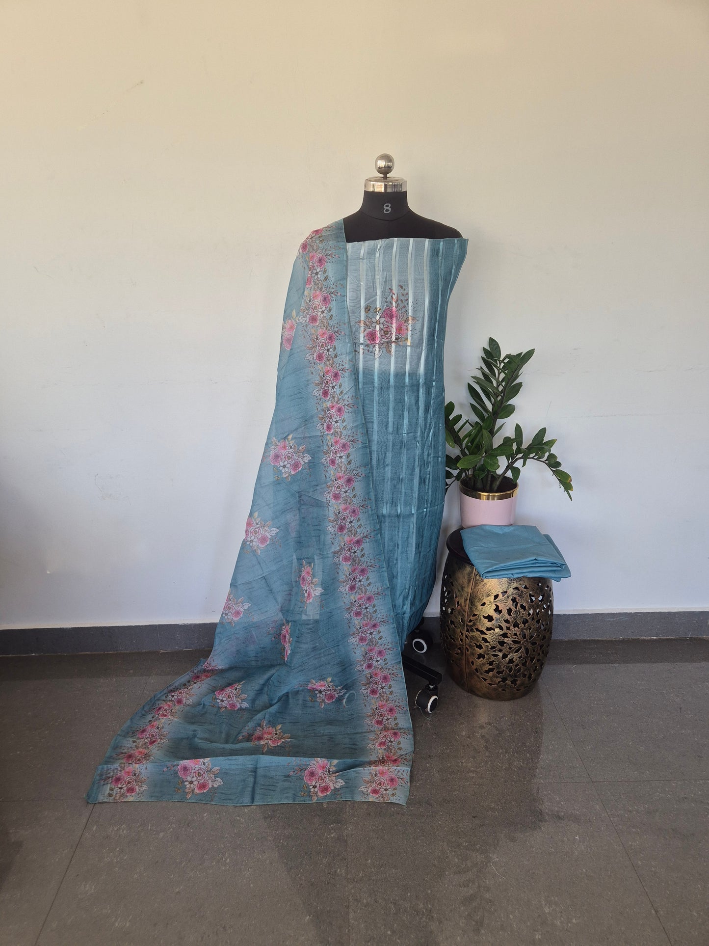 Soft linen set with Jari lines  - SJ11