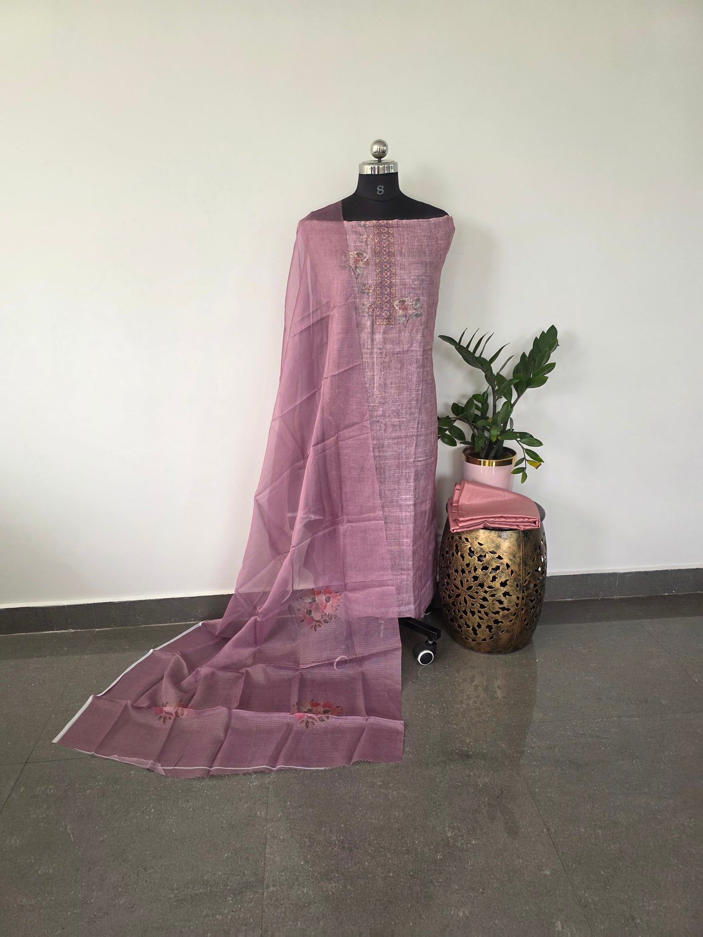 Fancy linen set - 63