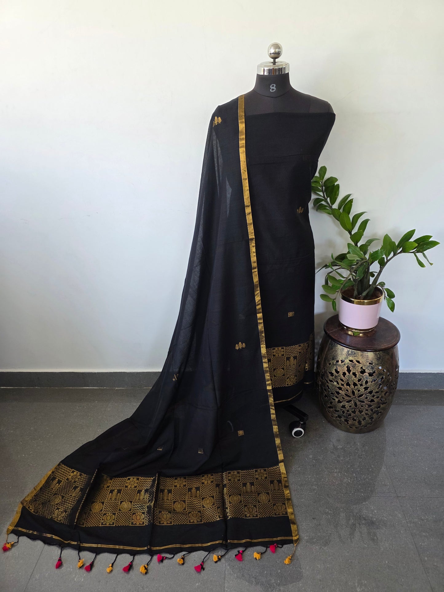 Handloom mul khadi cotton jamdhani set (black)- MUL186