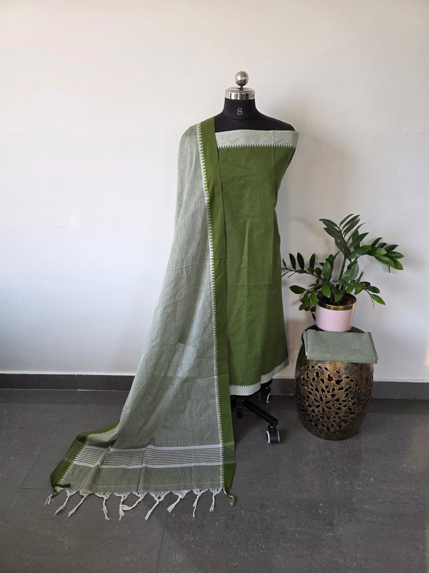 Handloom cotton set with temple border - PM16