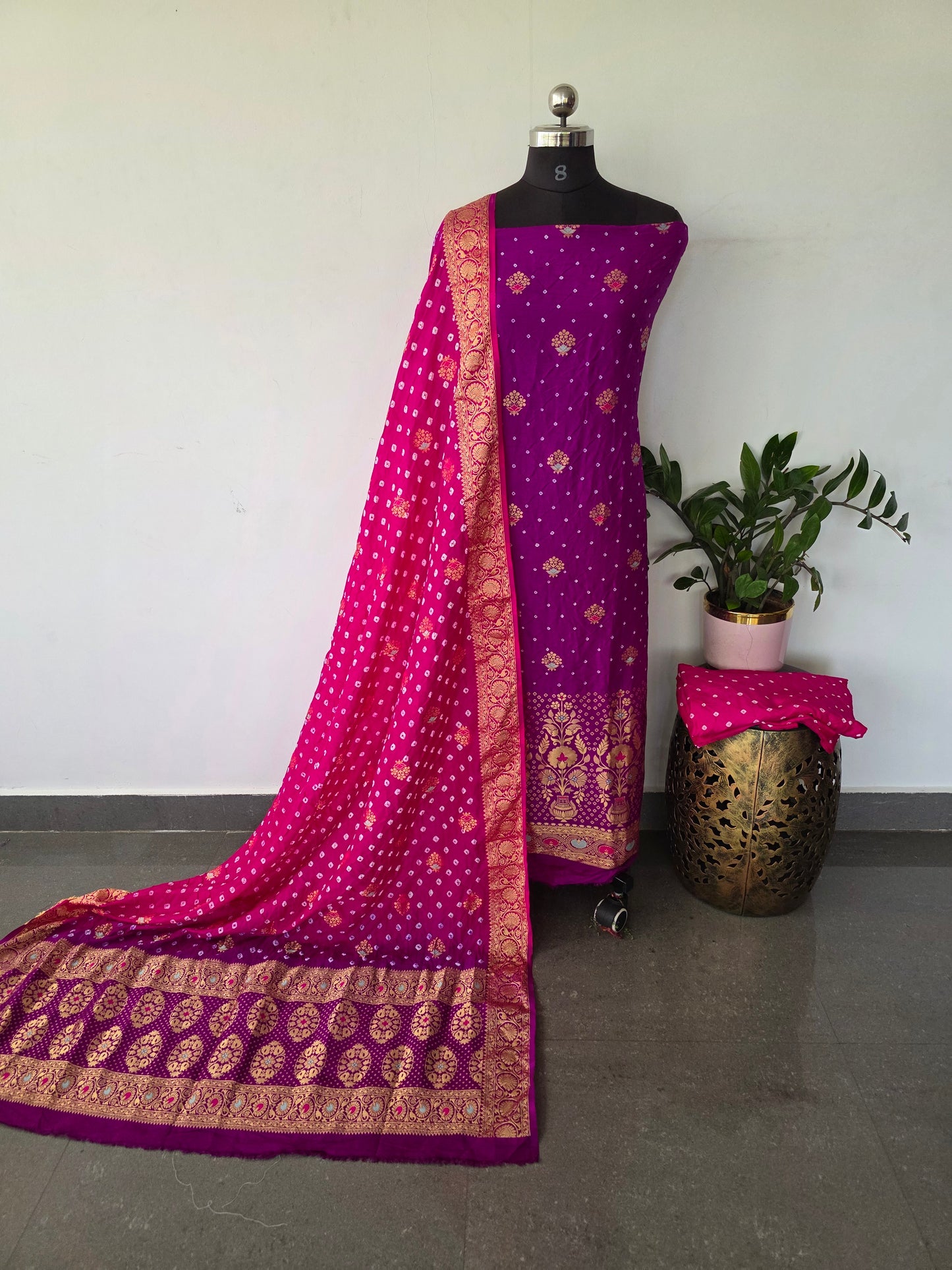 Handcrafted Dola silk banarasi bandhani set -BN146