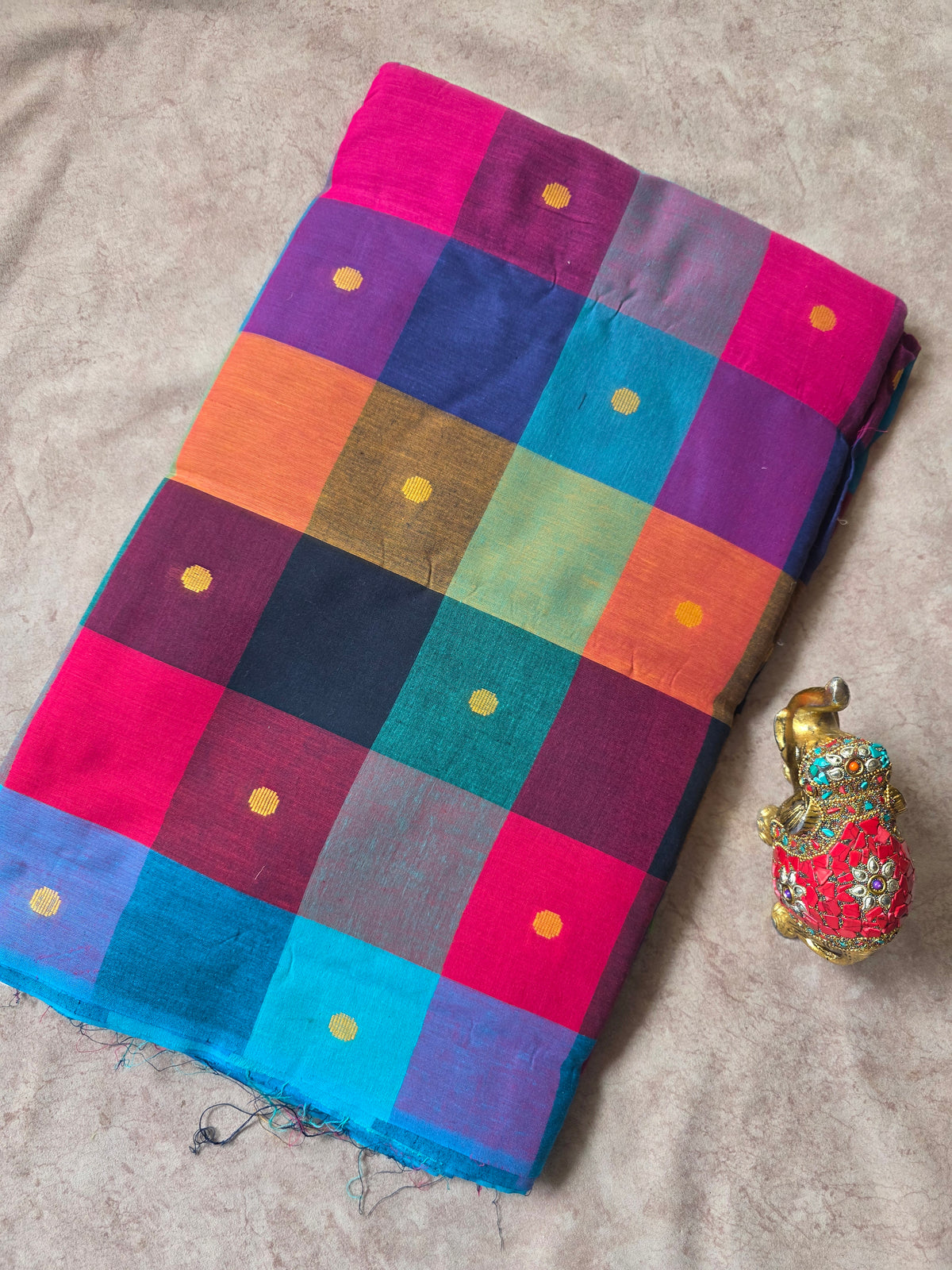 Madras kattam prewashed with butta weave fabric (4 inches*4 inches) -MD156