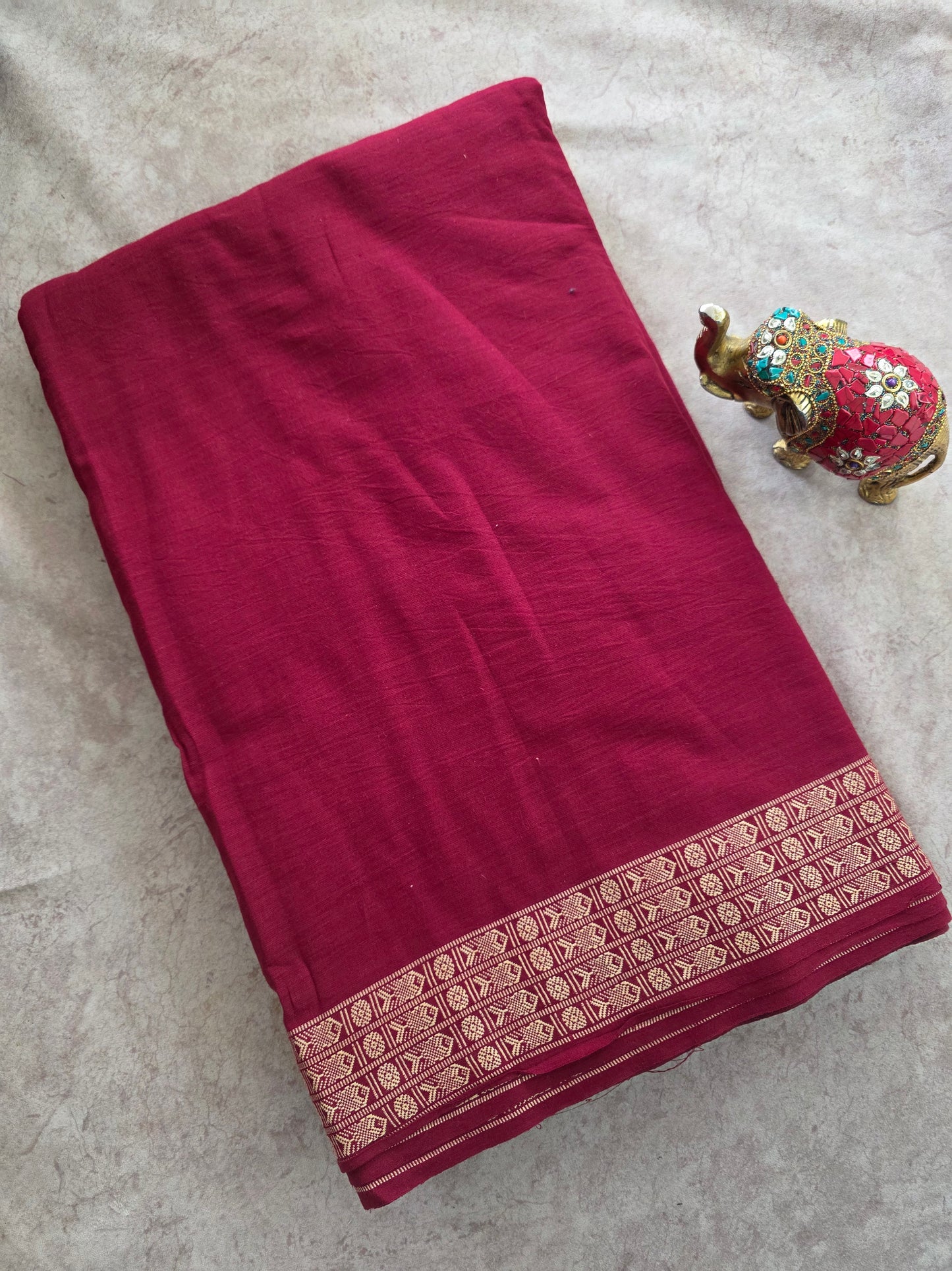 Prewashed South cotton running material with fish border - HRM396