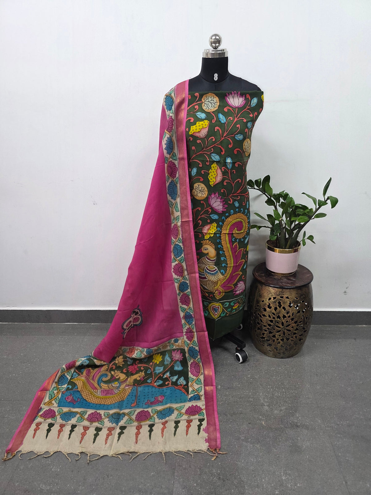 Kalahasthi Handcrafted Penkalamkari bangalore silk set -KH274