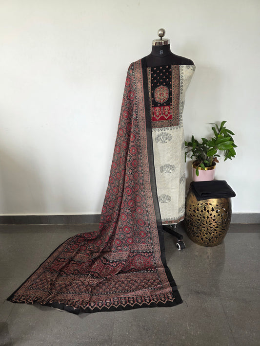 Hakoba cotton set with ajrakh yoke - BA312