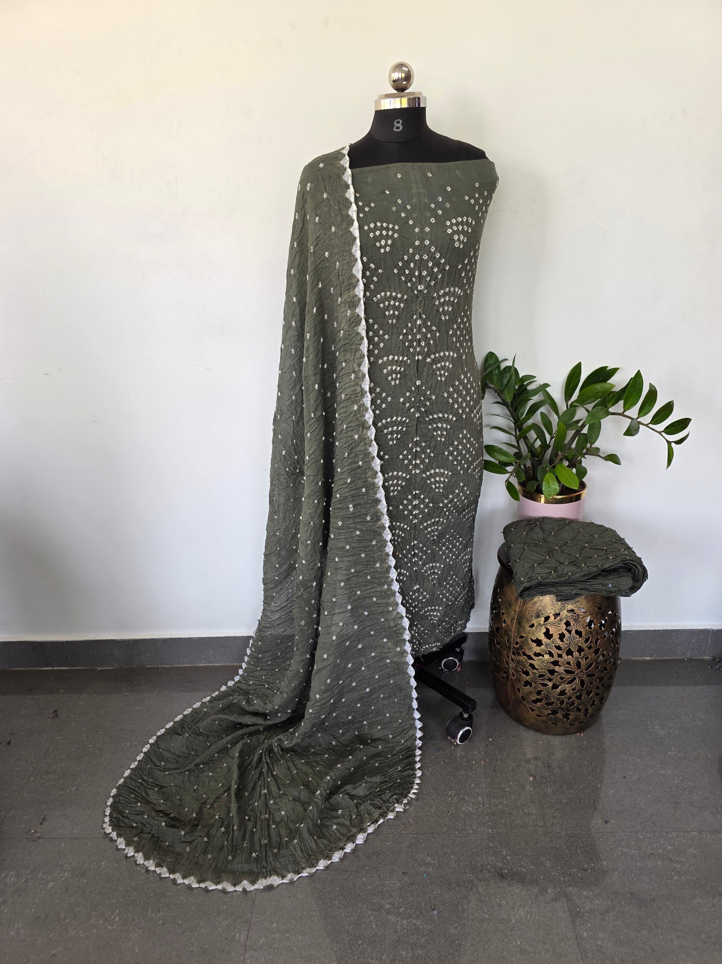 Handcrafted bandhani cotton set -B96