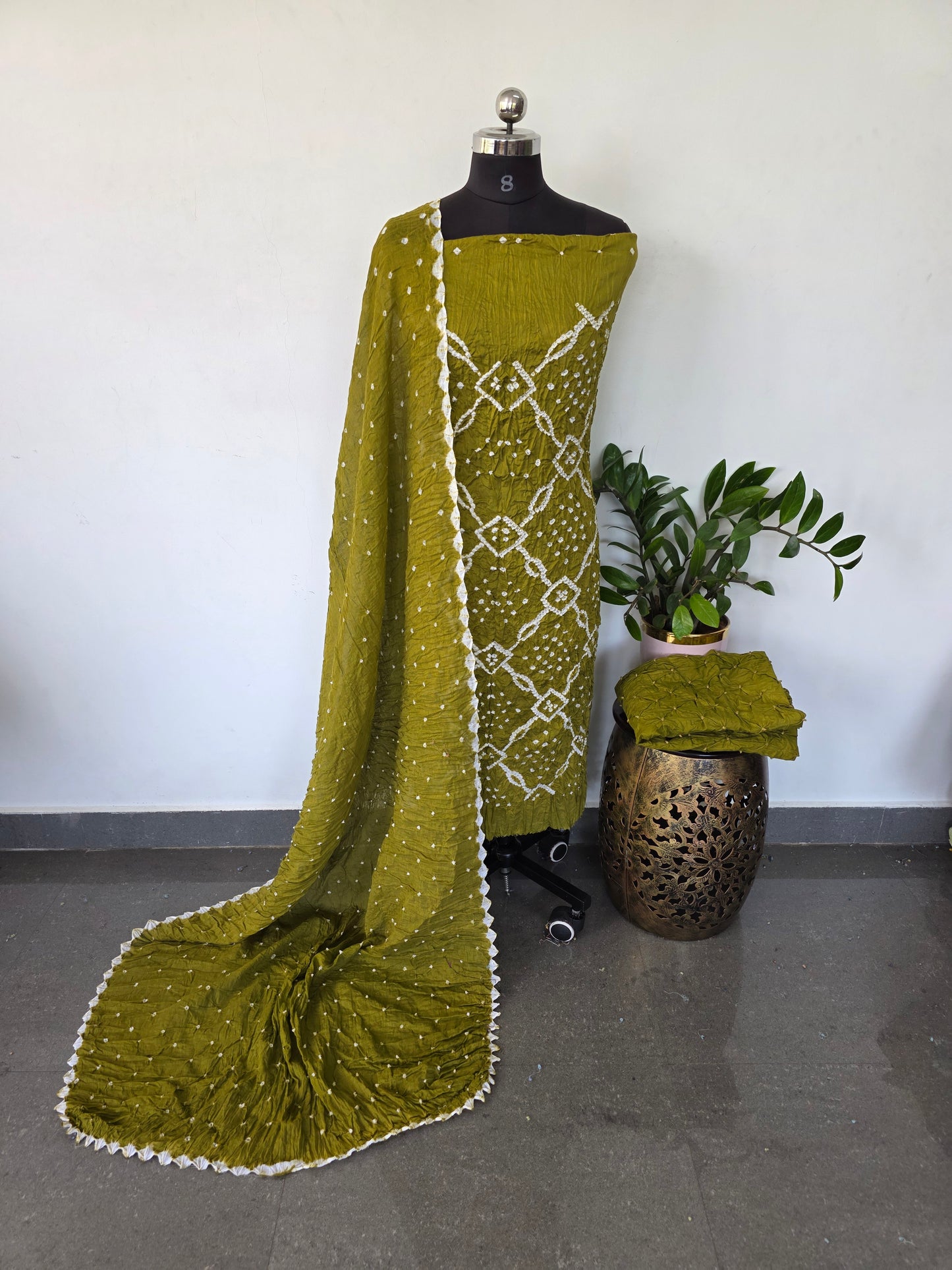 Handcrafted bandhani cotton set -B68