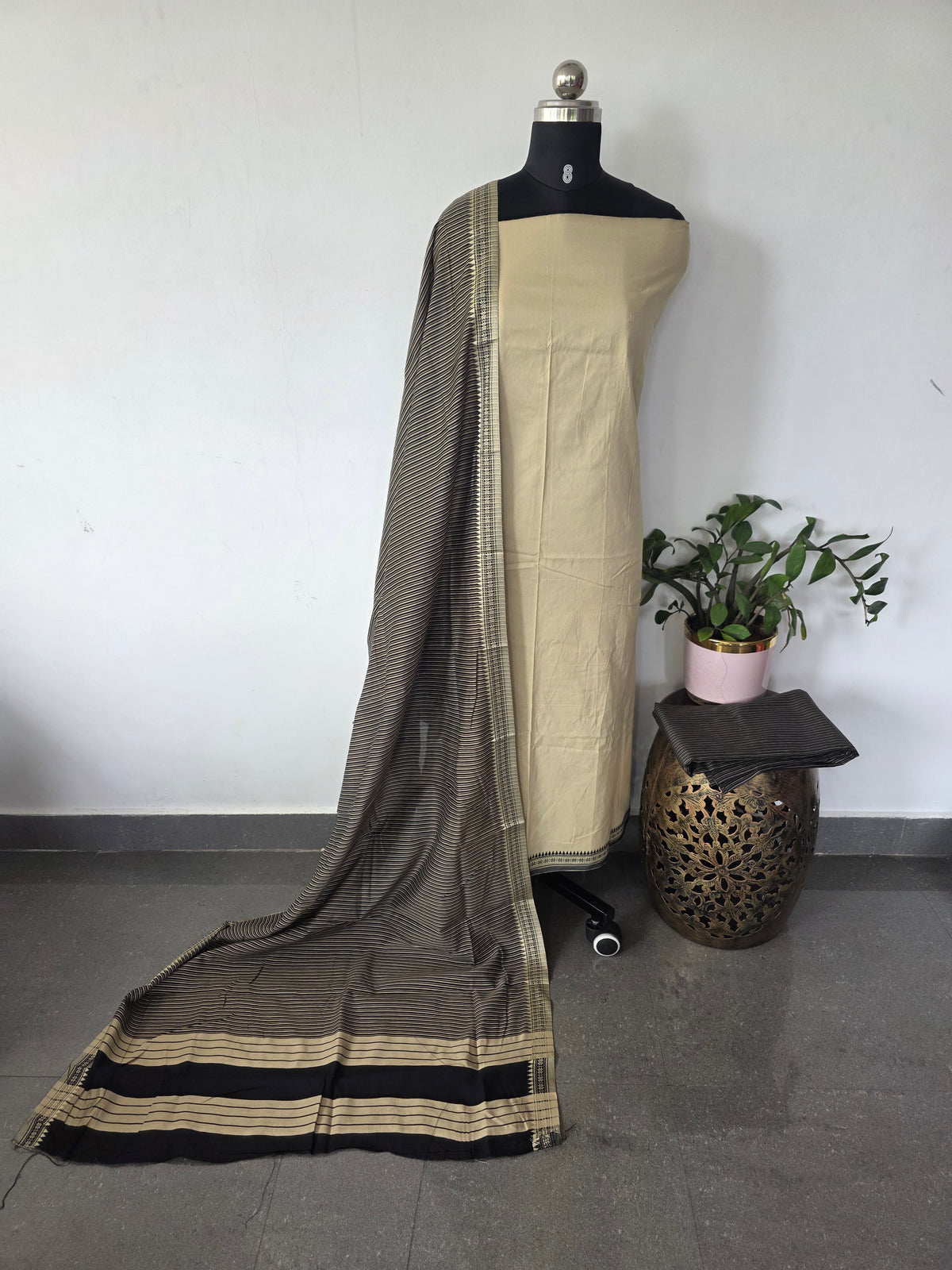 South cotton set with thread border - AS133