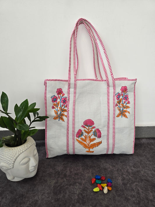 Handblock Jaipuri quilted cotton bag with zipper - QZ40