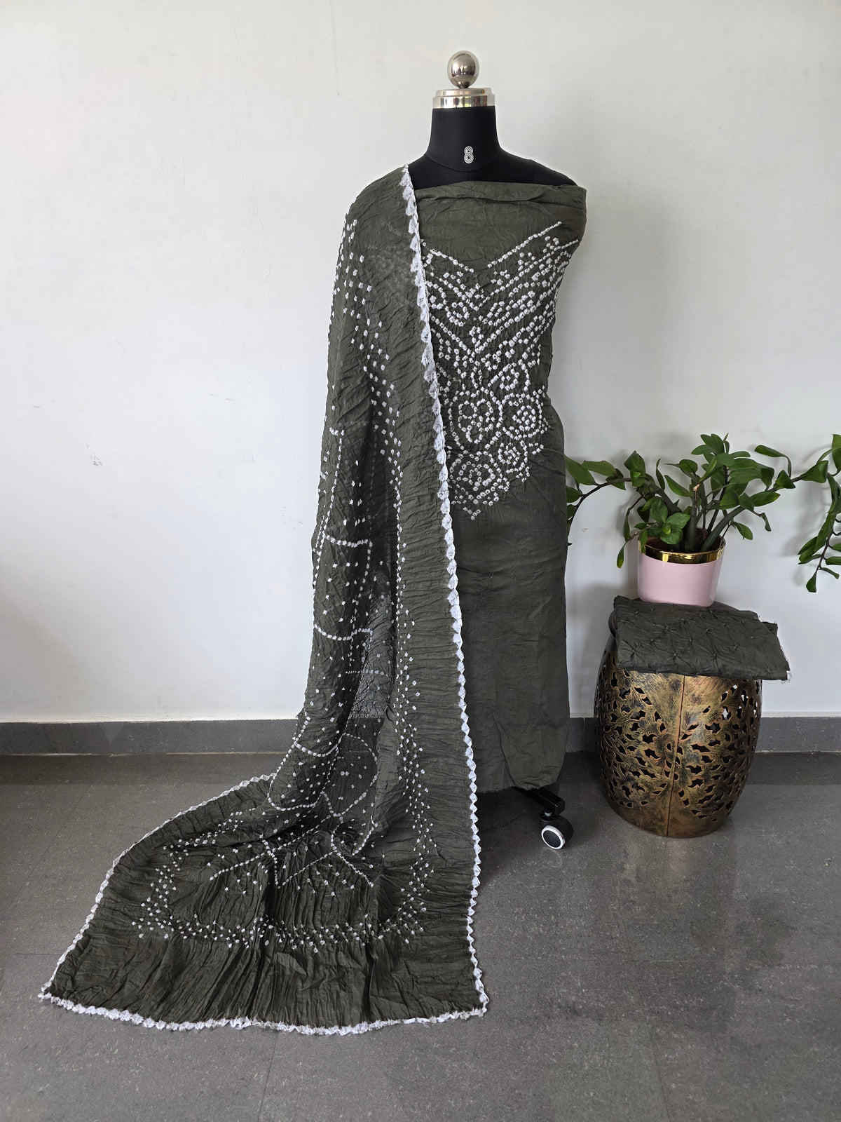 Handcrafted bandhani cotton set  -B200